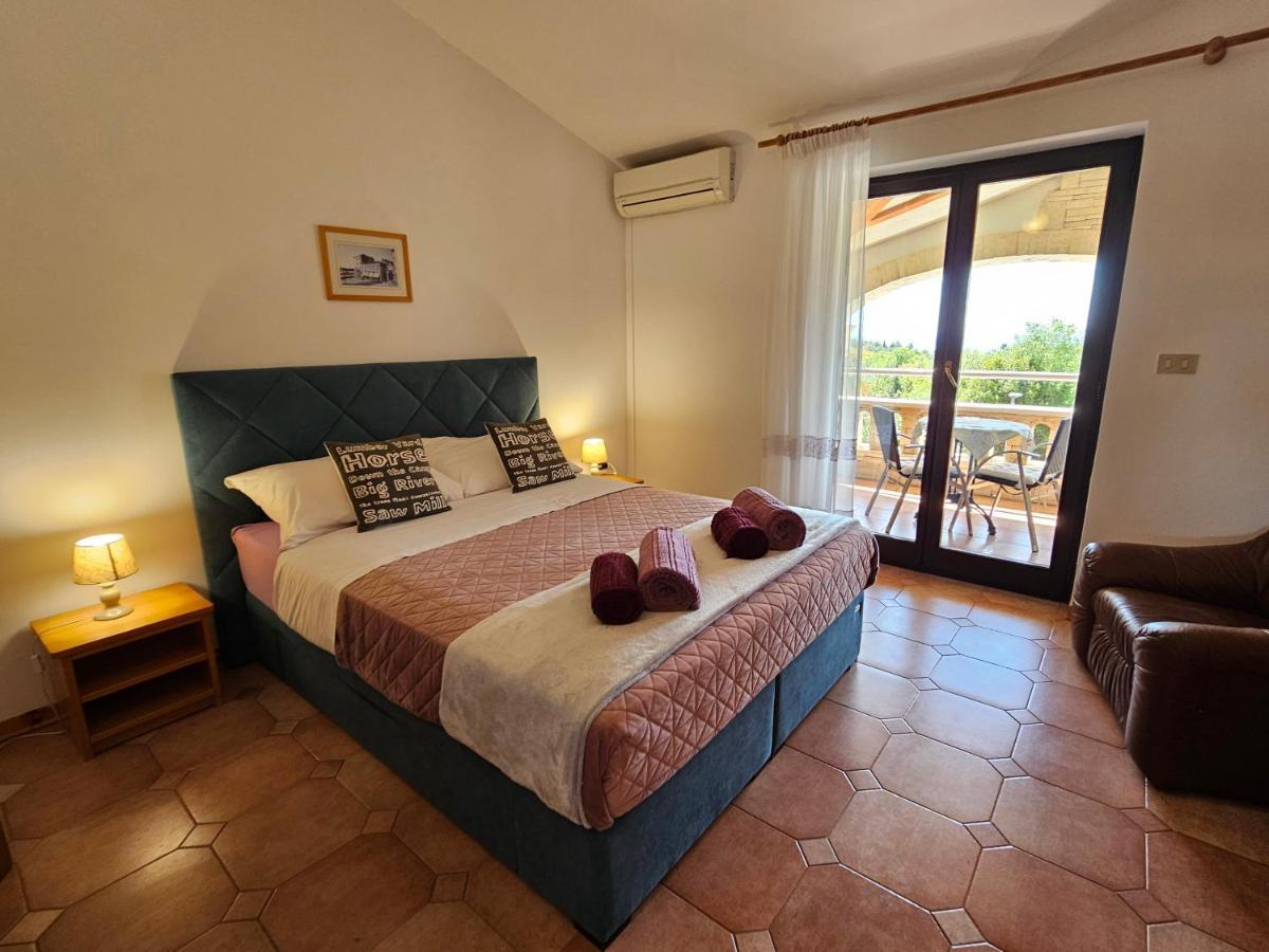 Apartments & Rooms Gaspar Ρόβινι Εξωτερικό φωτογραφία