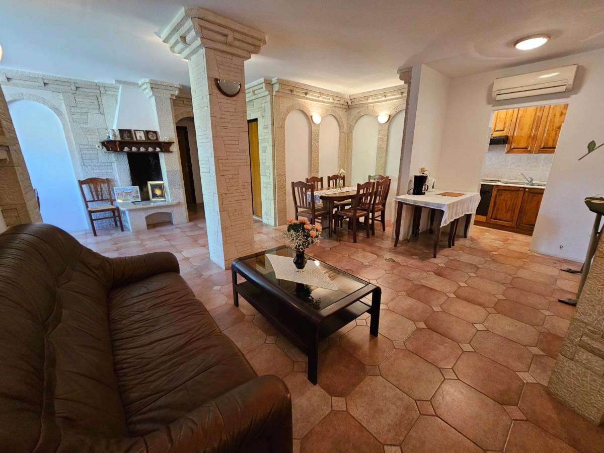 Apartments & Rooms Gaspar Ρόβινι Εξωτερικό φωτογραφία